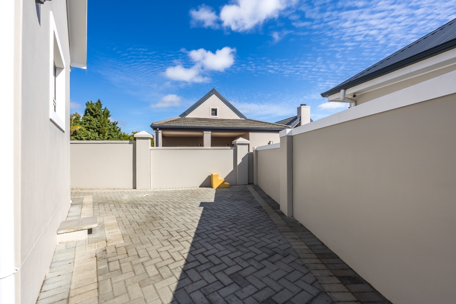 4 Bedroom Property for Sale in Zevendal Western Cape